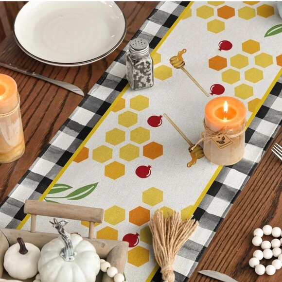 Table Runner - Picture 3 of 4